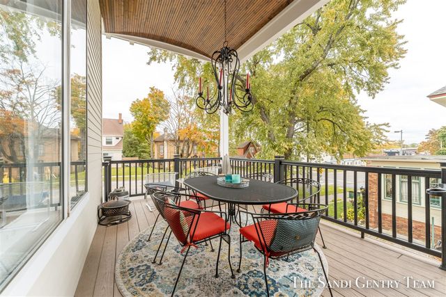 600 Washington Avenue, Grand Haven, MI 49417
