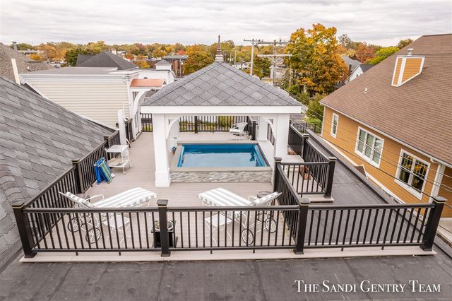 600 Washington Avenue, Grand Haven, MI 49417