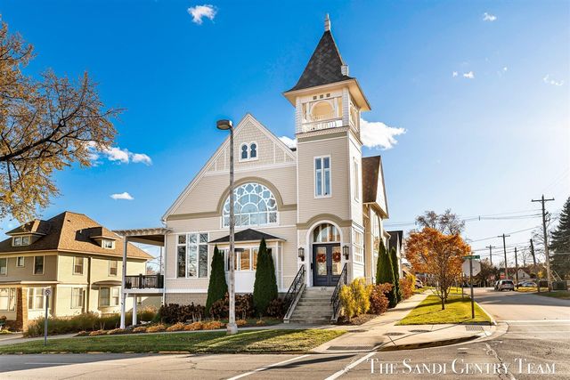 600 Washington Avenue, Grand Haven, MI 49417