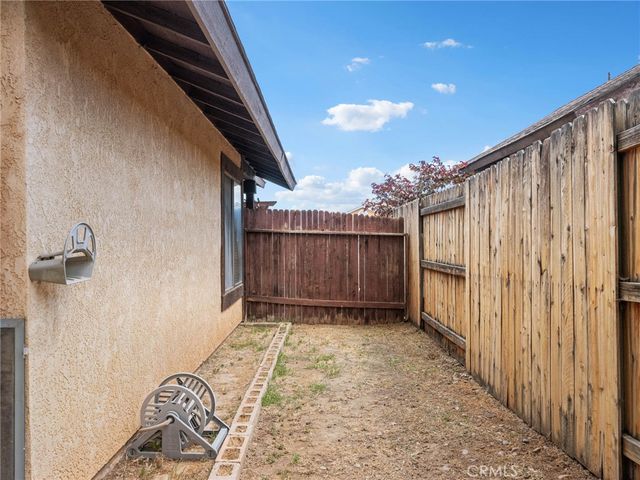 12450 Crestline Road, Victorville, CA 92392