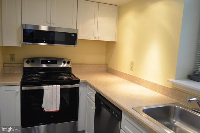 133 W LOCUST ST, Mechanicsburg, PA 17055