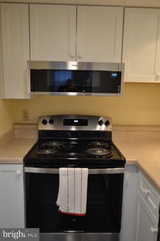 133 W LOCUST ST, Mechanicsburg, PA 17055