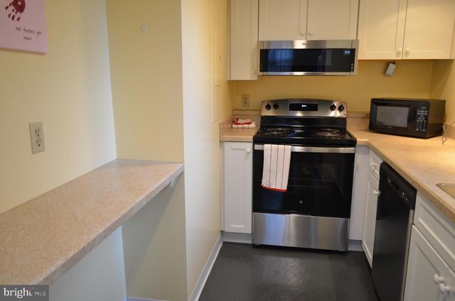 133 W LOCUST ST, Mechanicsburg, PA 17055