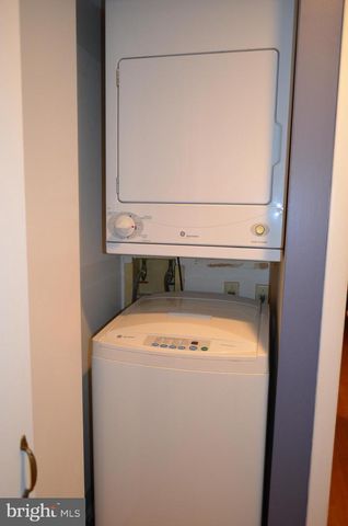 133 W LOCUST ST, Mechanicsburg, PA 17055