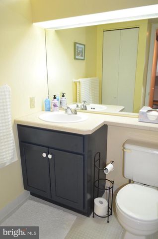 133 W LOCUST ST, Mechanicsburg, PA 17055