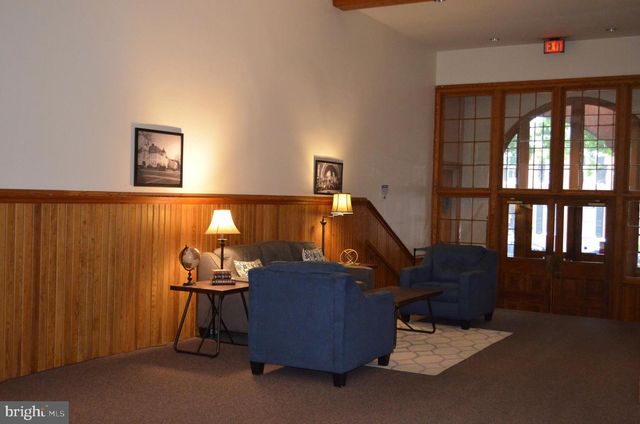 133 W LOCUST ST, Mechanicsburg, PA 17055
