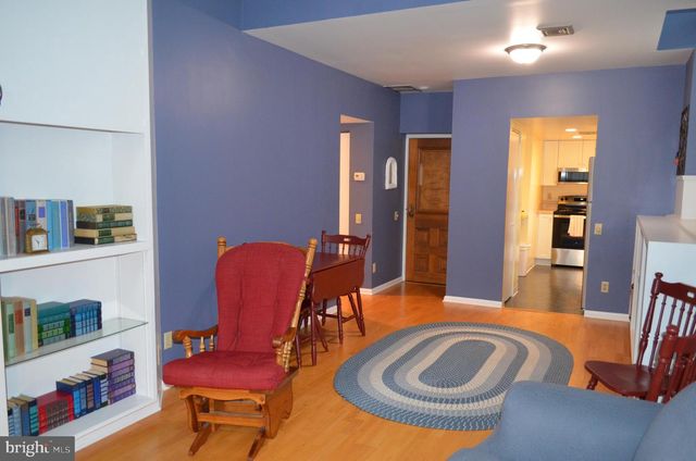 133 W LOCUST ST, Mechanicsburg, PA 17055
