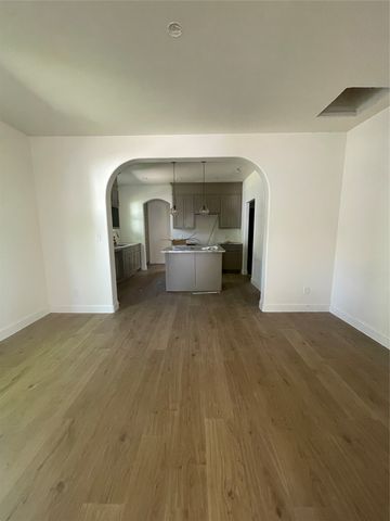 608 Ritchey Street, Gainesville, TX 76240