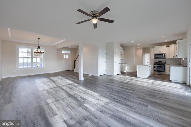 120 ELI DR, York, PA 17404