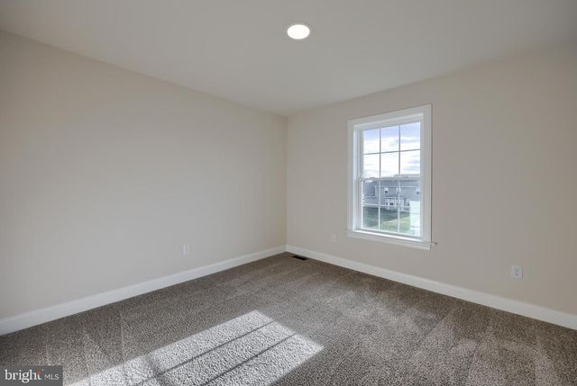 120 ELI DR, York, PA 17404