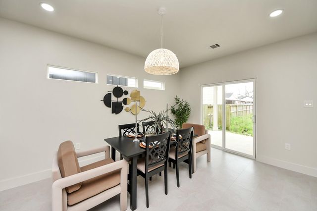 319 E Gulf Street, Baytown, TX 77520