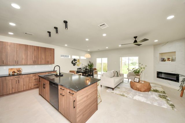 319 E Gulf Street, Baytown, TX 77520