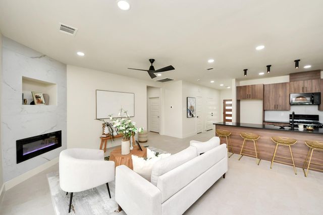 319 E Gulf Street, Baytown, TX 77520