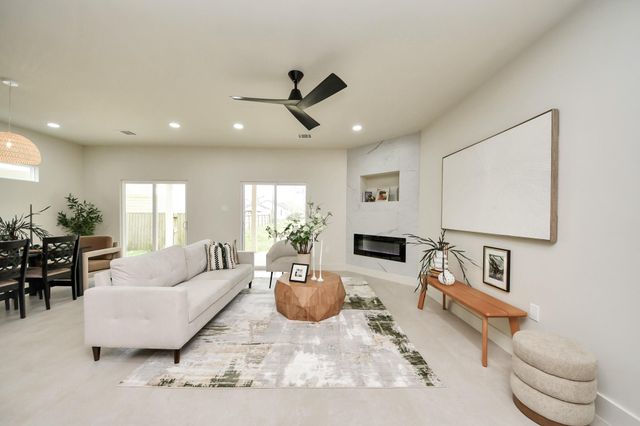 319 E Gulf Street, Baytown, TX 77520