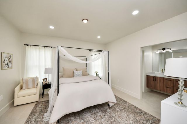 319 E Gulf Street, Baytown, TX 77520