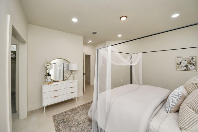 319 E Gulf Street, Baytown, TX 77520