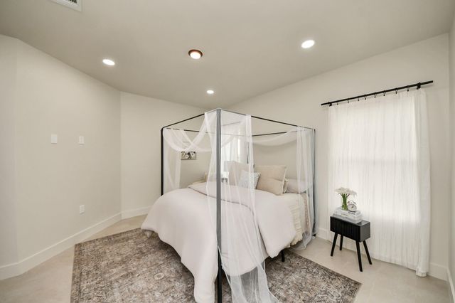 319 E Gulf Street, Baytown, TX 77520