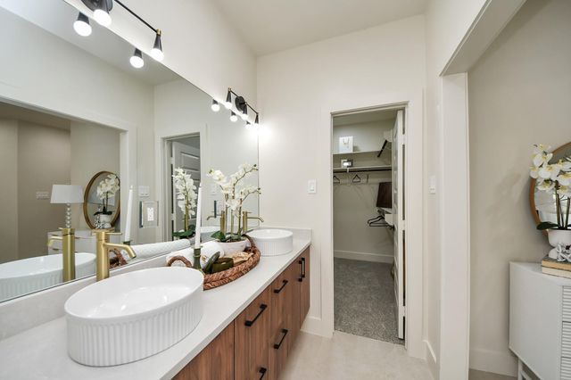 319 E Gulf Street, Baytown, TX 77520