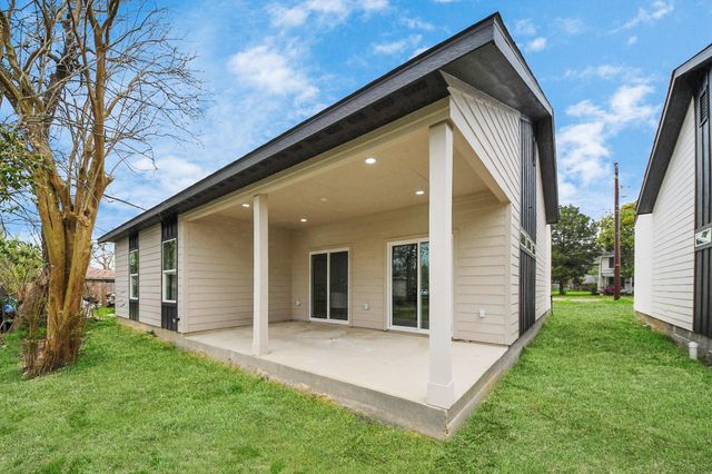319 E Gulf Street, Baytown, TX 77520
