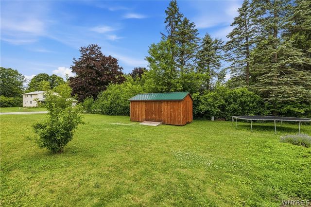15 Glendale Terrace, Orchard Park, NY 14127