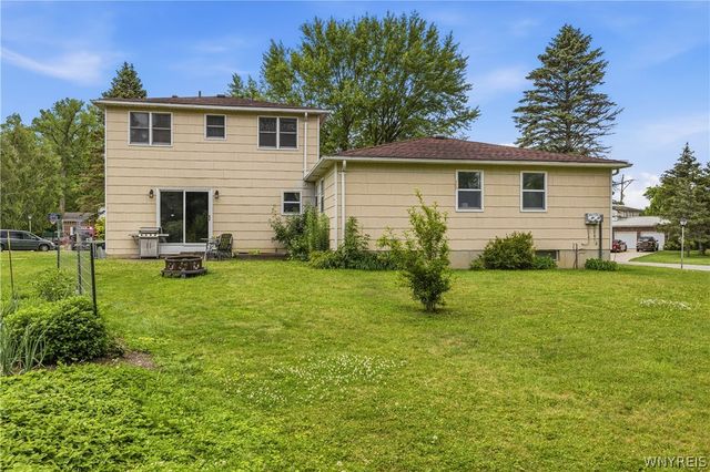 15 Glendale Terrace, Orchard Park, NY 14127