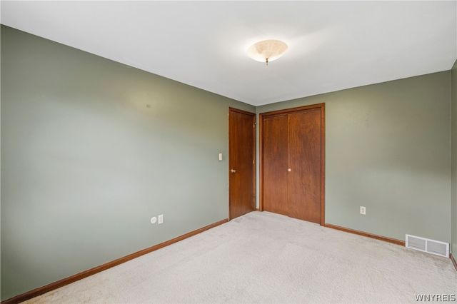 15 Glendale Terrace, Orchard Park, NY 14127