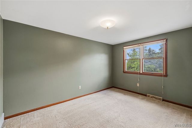 15 Glendale Terrace, Orchard Park, NY 14127