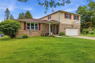 15 Glendale Terrace, Orchard Park, NY 14127