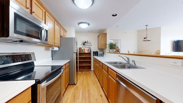 61 Pearl St Unit 18, Essex Junction, VT 05452