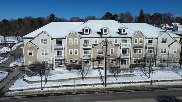 61 Pearl St Unit 18, Essex Junction, VT 05452