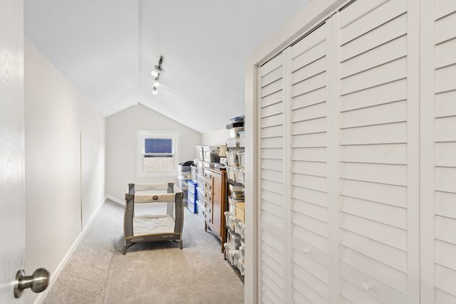 8425 Creekside Lane, Darien, IL 60561
