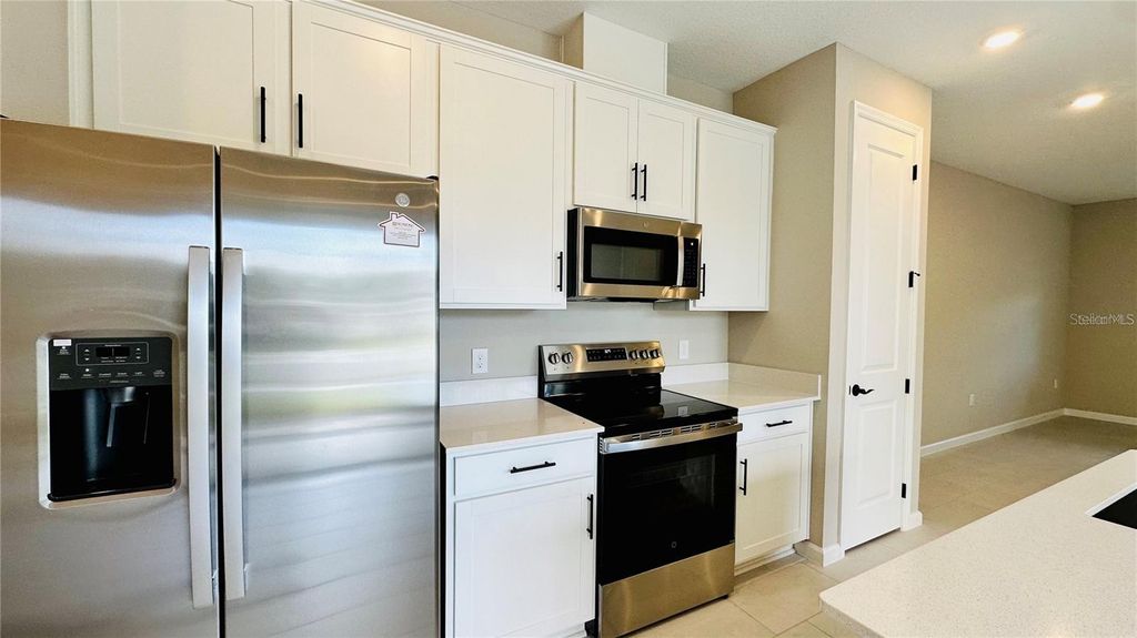 Image 3 of property listing at 1528 ERIN BREEZE LANE, Kissimmee, FL 34744