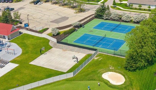 4704 Macatawa Legends Boulevard, Holland Twp, MI 49424