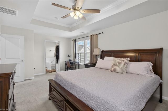 709 Big Bear LN, Chesapeake, VA 23323