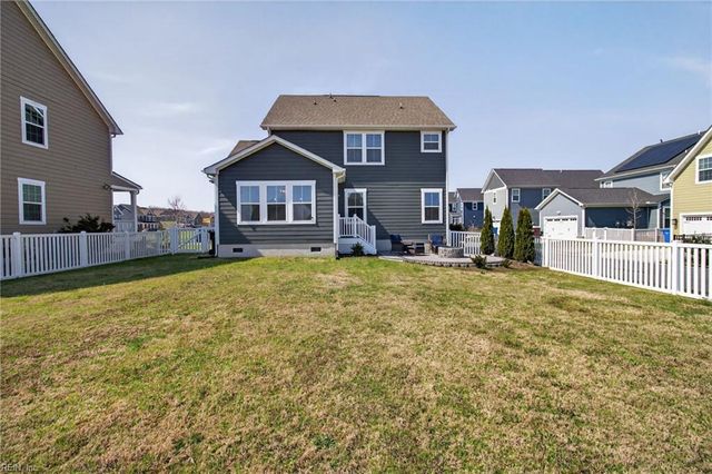 709 Big Bear LN, Chesapeake, VA 23323