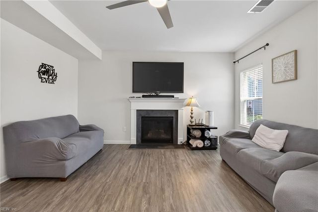 709 Big Bear LN, Chesapeake, VA 23323