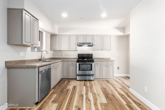 1225 W HALSTEAD Drive, Phoenix, AZ 85023