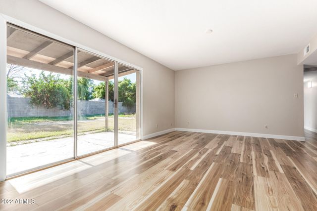 1225 W HALSTEAD Drive, Phoenix, AZ 85023