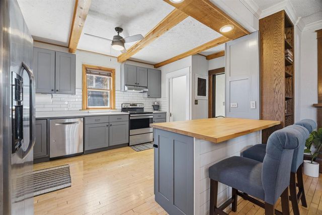 1404 N SUPERIOR STREET, Appleton, WI 54911