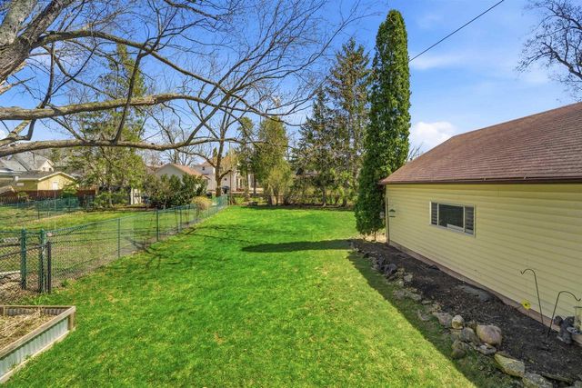 1404 N SUPERIOR STREET, Appleton, WI 54911
