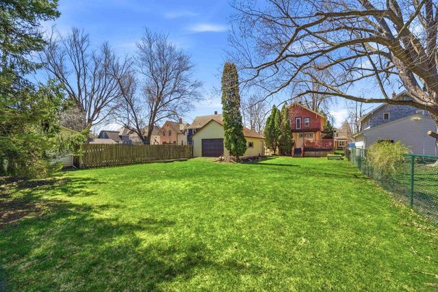 1404 N SUPERIOR STREET, Appleton, WI 54911