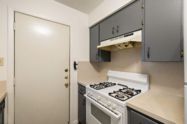 2402 Cottonwood DR B, Georgetown, TX 78628