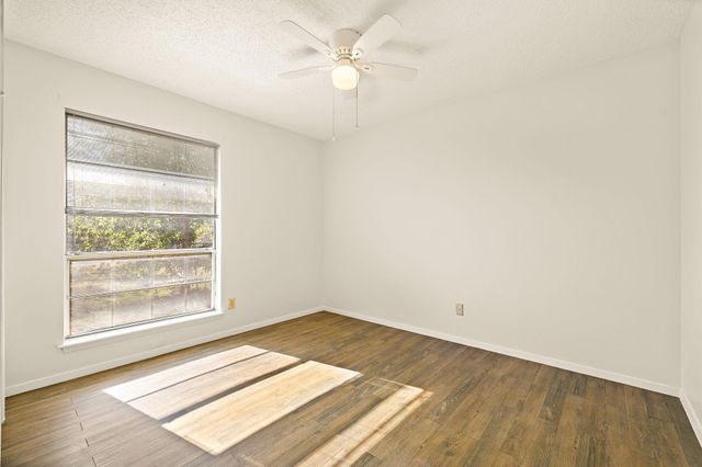 2402 Cottonwood DR B, Georgetown, TX 78628