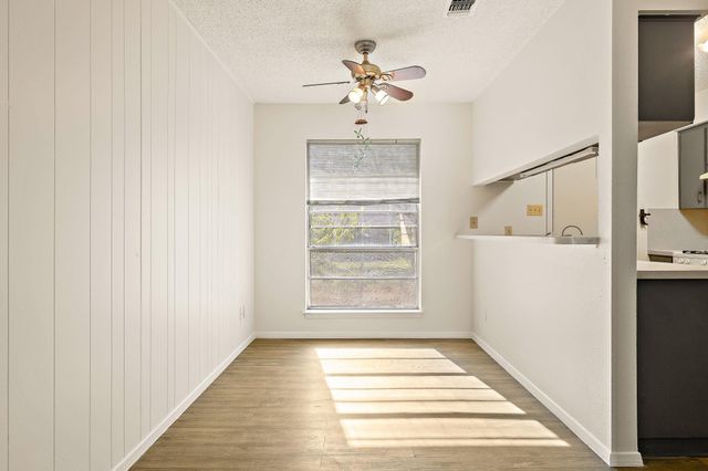 2402 Cottonwood DR B, Georgetown, TX 78628