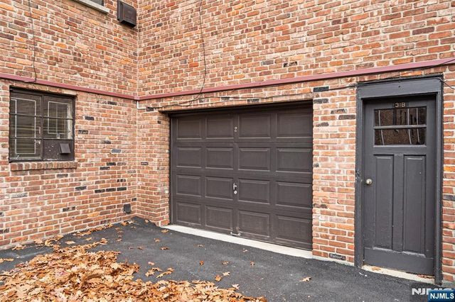 31 Troy Drive B, Springfield, NJ 07081
