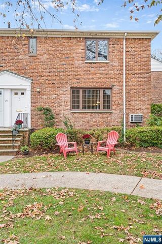31 Troy Drive B, Springfield, NJ 07081