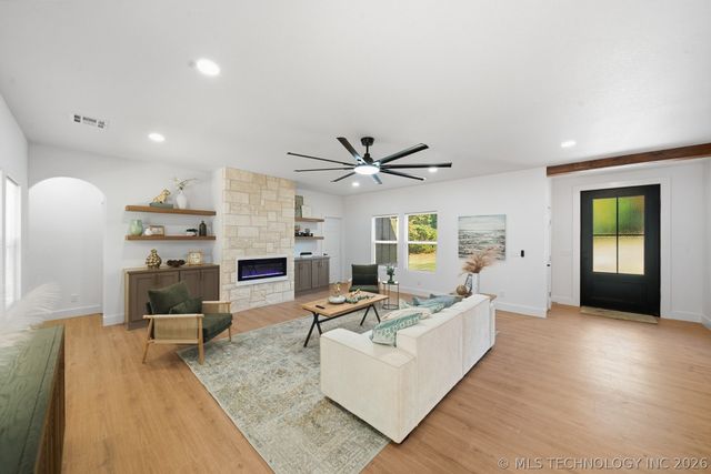 28804 S Meadow Road, Catoosa, OK 74015