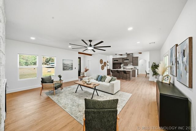 28804 S Meadow Road, Catoosa, OK 74015
