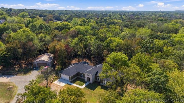 28804 S Meadow Road, Catoosa, OK 74015