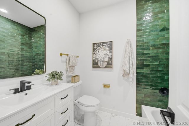 28804 S Meadow Road, Catoosa, OK 74015